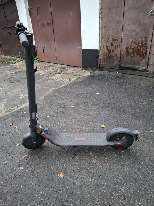 Продам электросамокат Ninebot