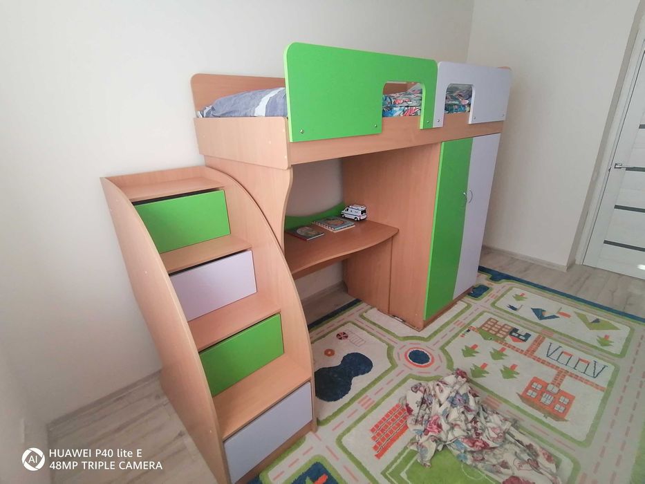 Комплект дитячих меблів