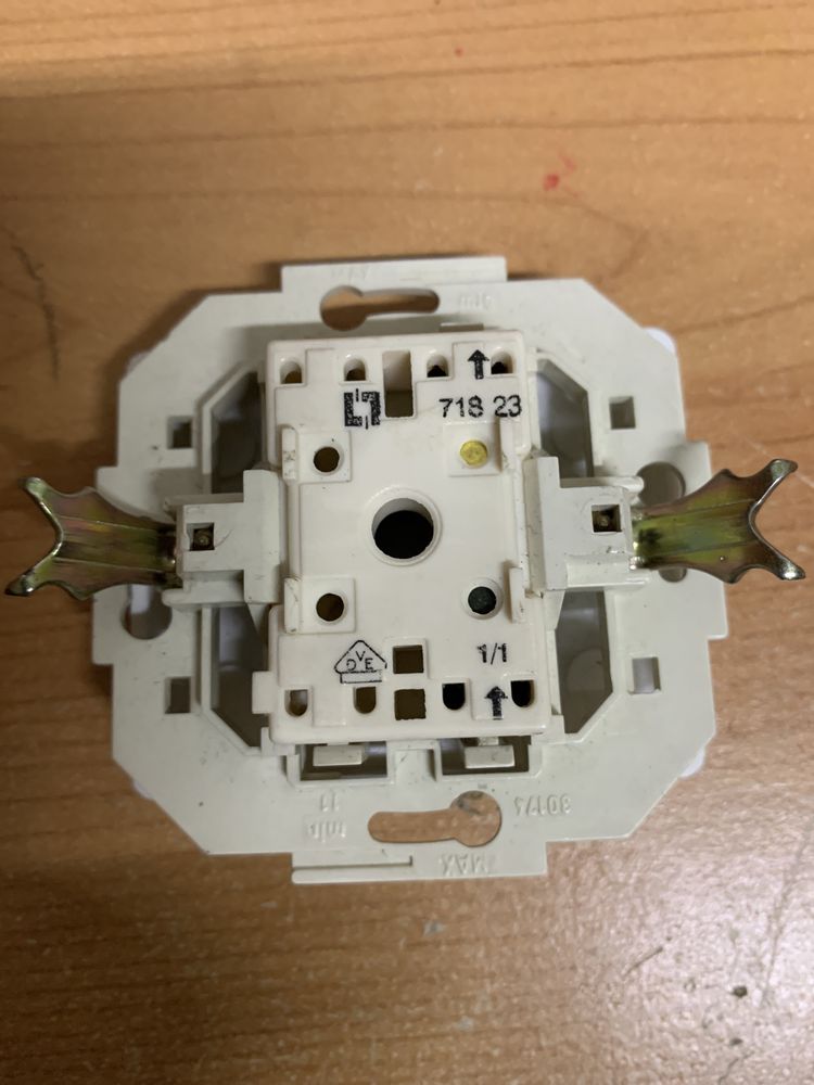interruptor de pressão simples 10Amp (Branco Legrand Decor )