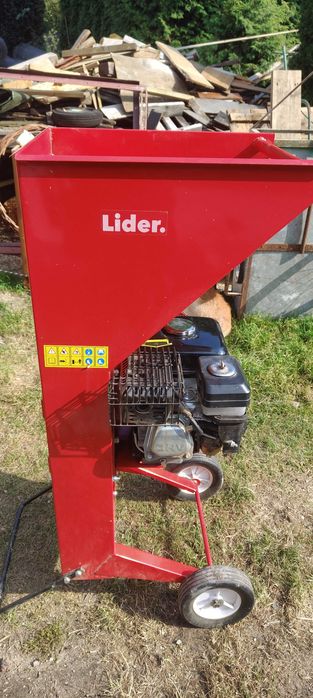 Rozdrabniacz do gałęzi spalinowy