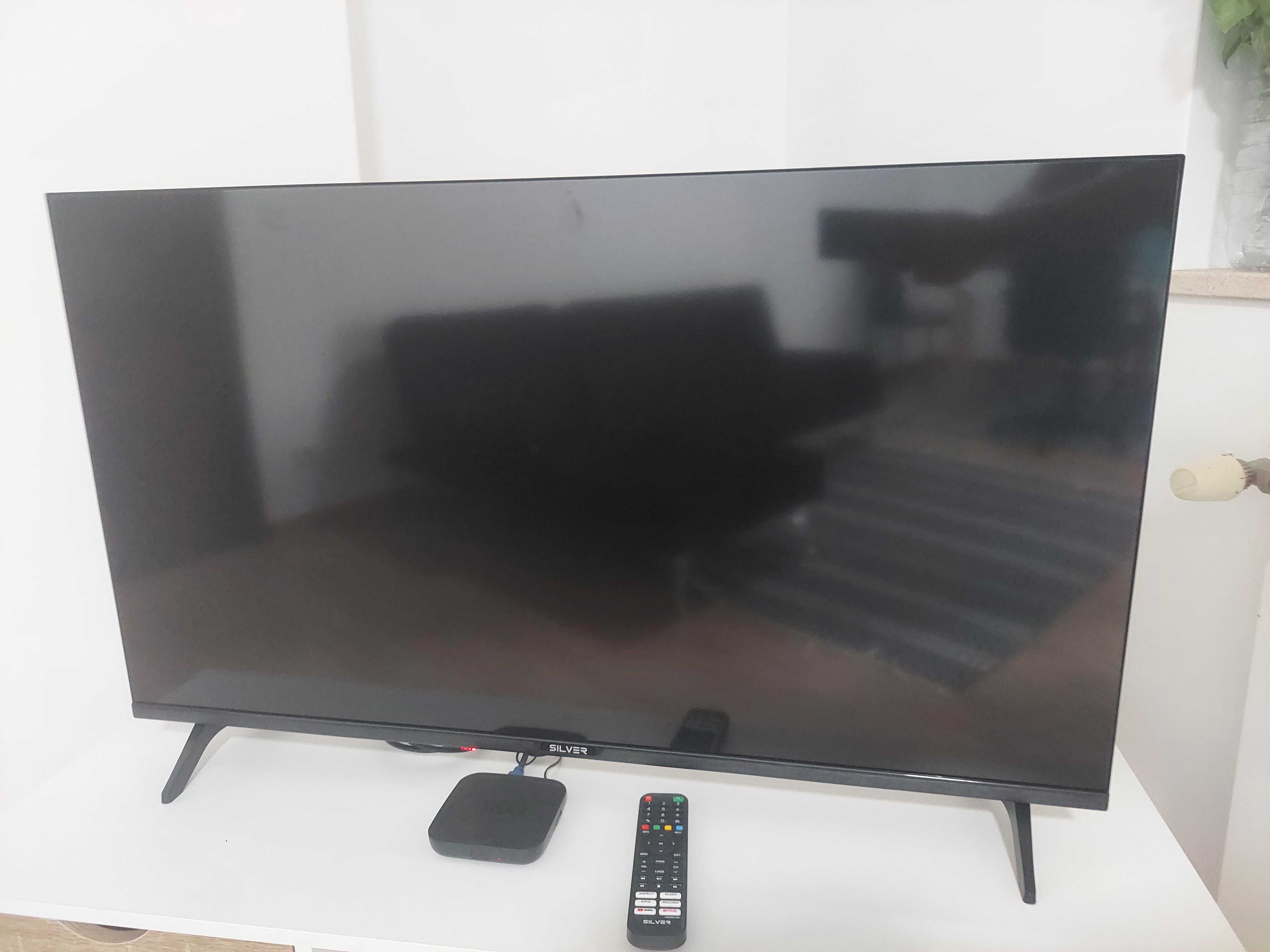 Smartv Silver 43 POLEGADAS!  Como nova! 4 meses de uso.