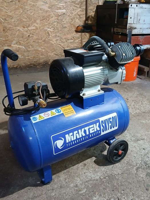 Kompresor dwutłokowy 50l