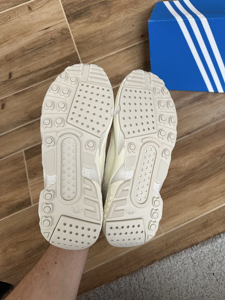 Кроссовки Adidas ZX22 Boost