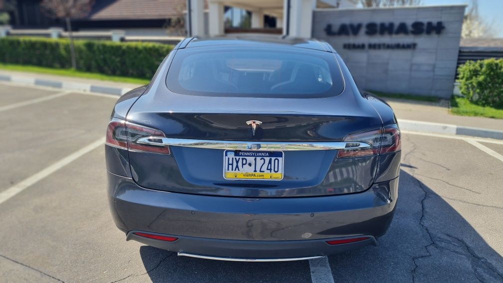 Tesla Model S 2015