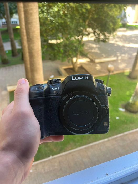 Panasonic Lumix GH3 + 2 Baterias + Cartão SD 32GB