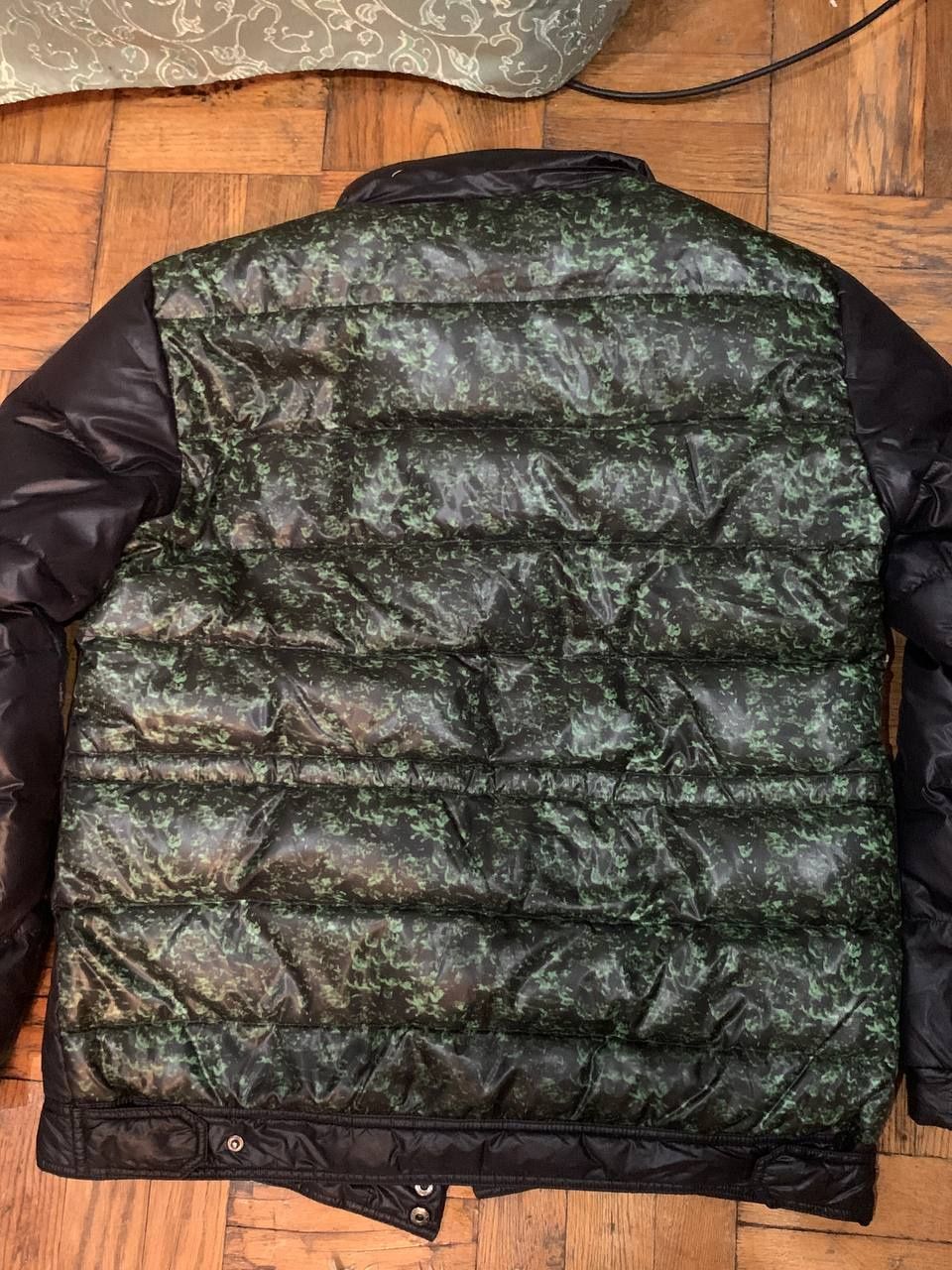 Пуховик від MONCLER
