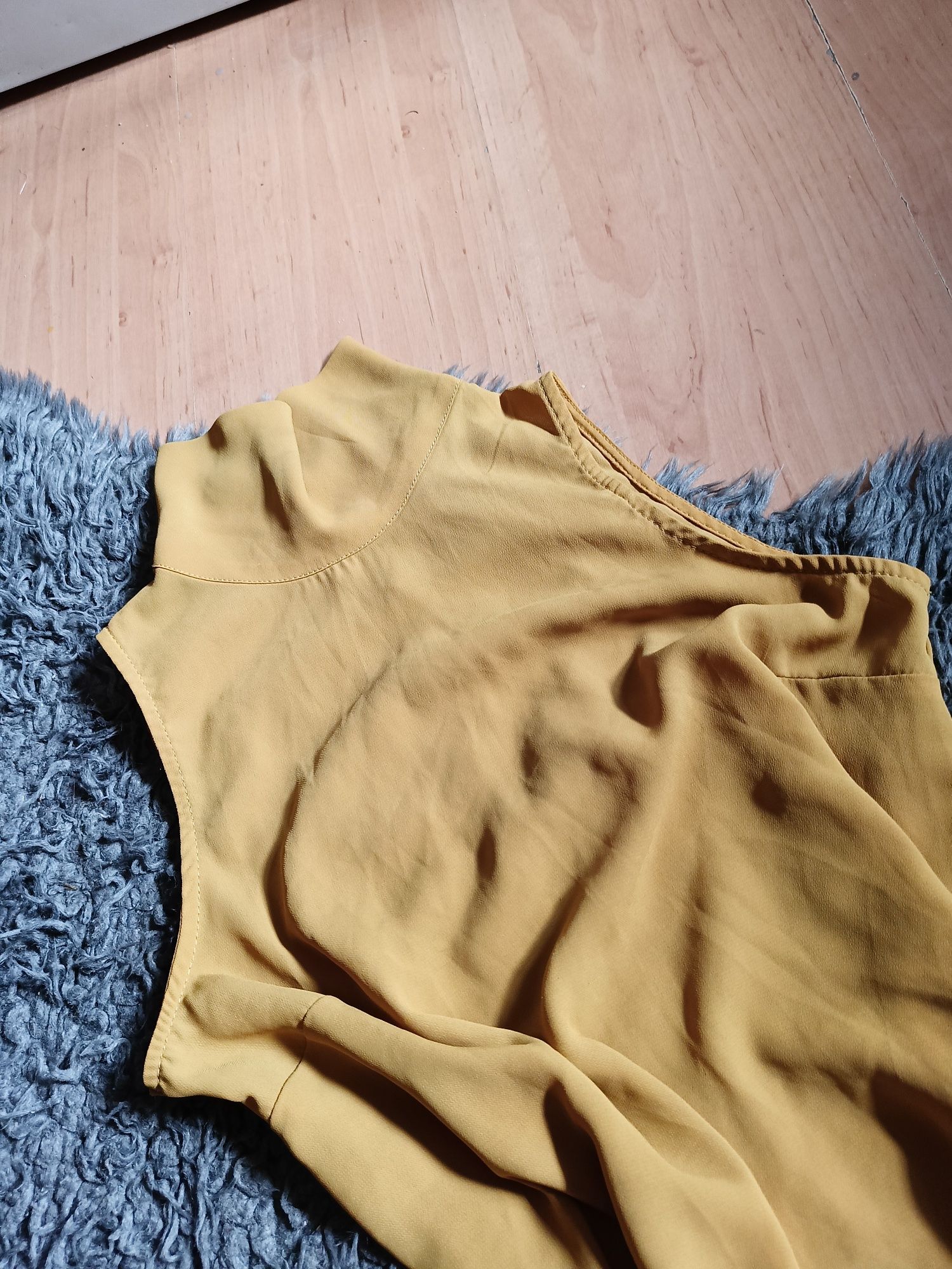 Musztardowa bluzka bez rękawów New Look, rozmiar 8