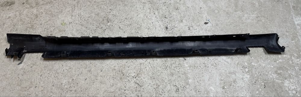 Tesla Model S накладка порога ліва