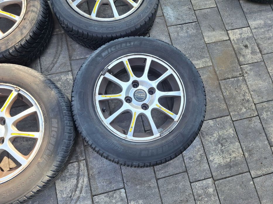 Felgi aluminiowe 15 cali rozstaw 4x114,3 Volvo V40 S40 Carisma Mazda