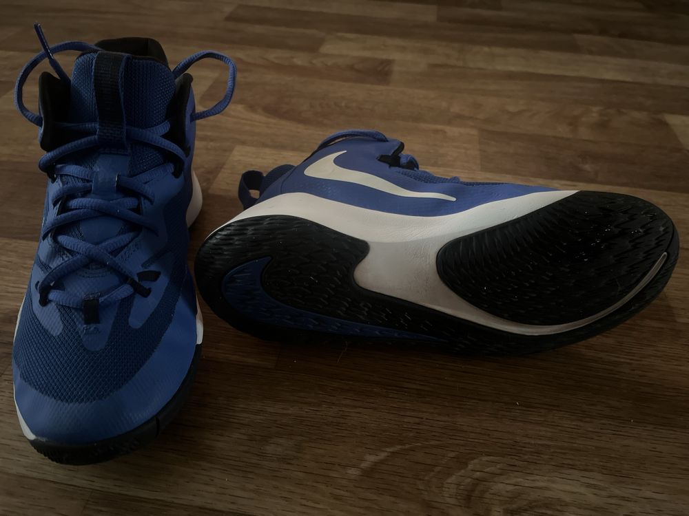 Баскетбольні кросівки Nike Future Court(38) Jordan Lebron Kyrie