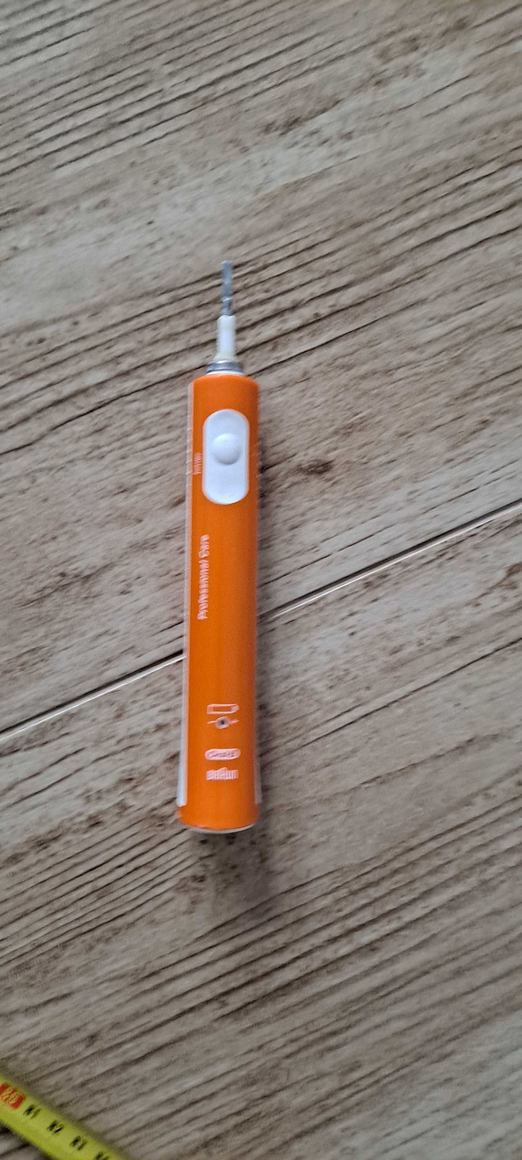 Szczoteczkę Oral-B z time-rem.