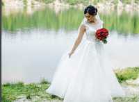 Весільна сукня, 44 розмір, айворі