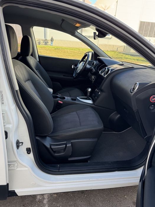 Nissan Qashqai 2013 (1.6CVT)