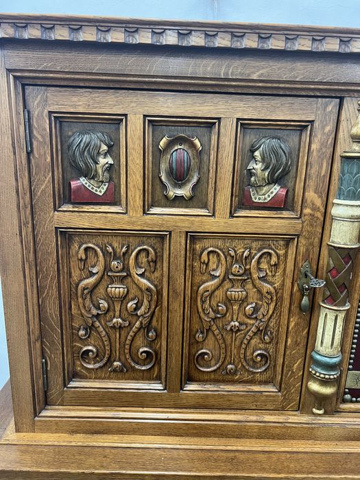 Komoda/Kredens rycerski/Raty