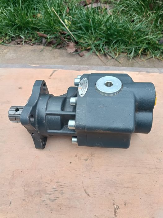Гідравлічний насос на тягач (шестерний) 82L