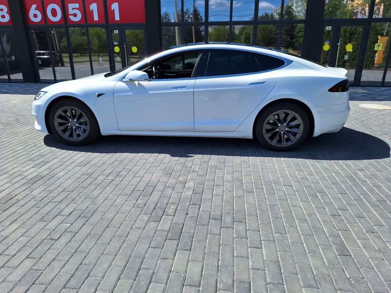 Tesla model "S" - 535 ЛС