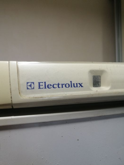 Холодильник Electrolux под ремонт.