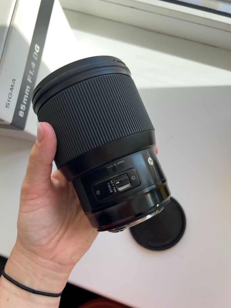 Обʼєктив Sigma 85mm f / 1.4 DG HSM Art