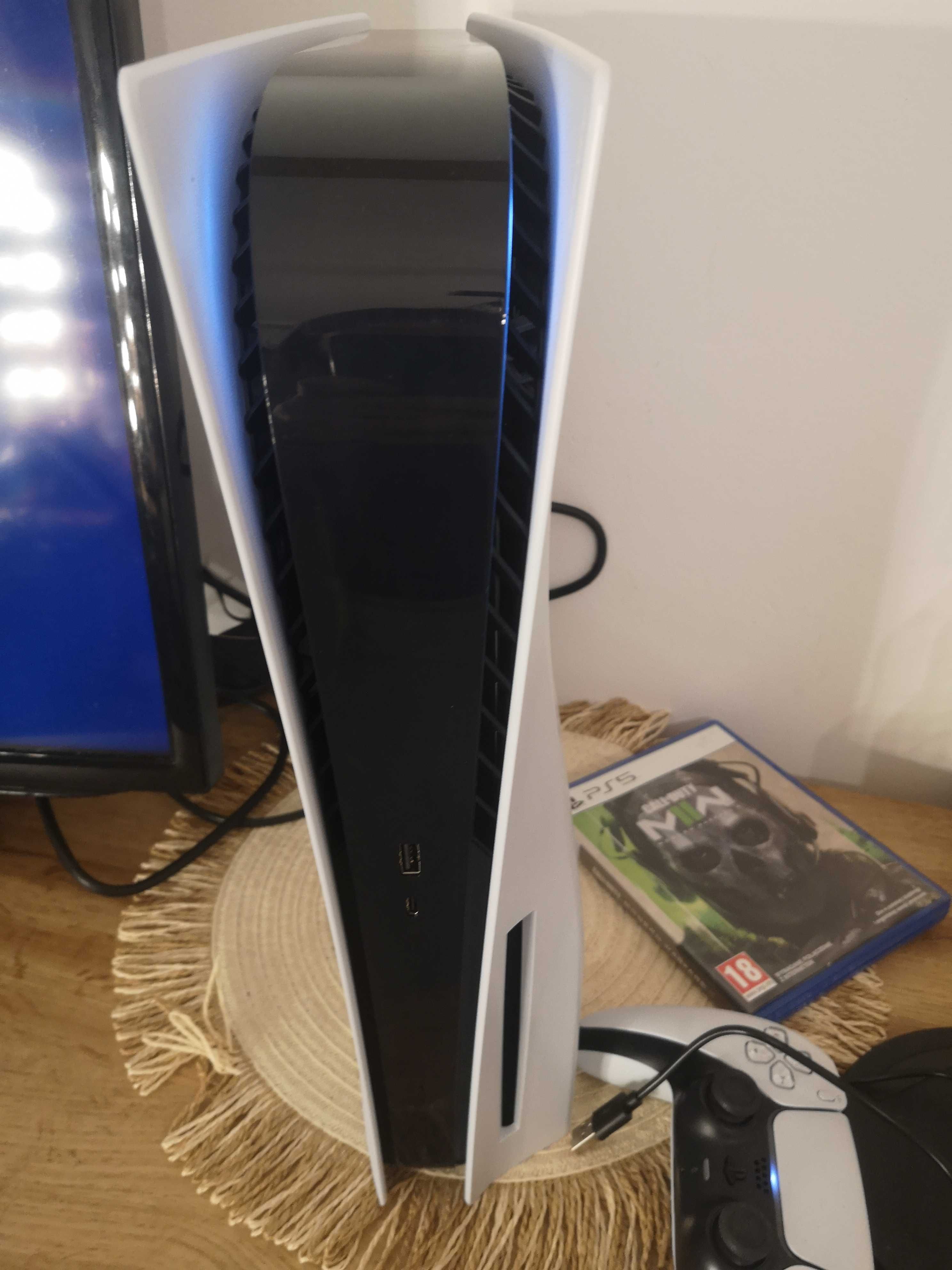 Konsola PlayStation 5 wersja standard z napędem + gra i kontroler
