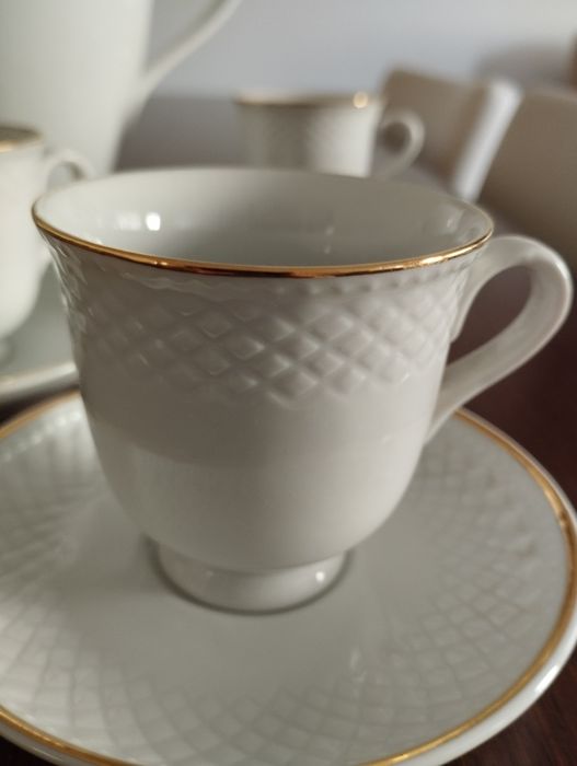 Serviço de café novo com 12 chávenas e bule da Royal China