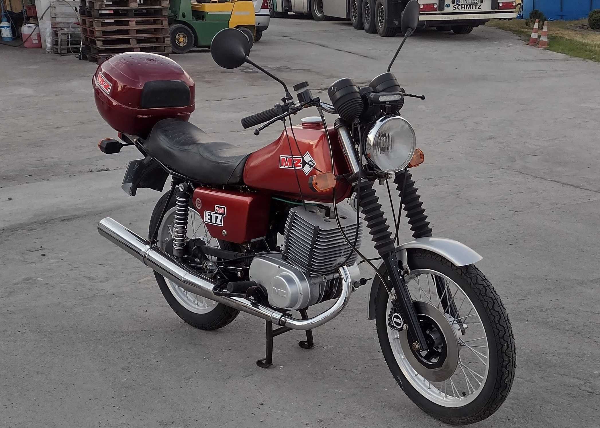 Motocykl MZ ETZ 250