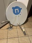 Antena satelitarna z konwerterem i uchwytem mocującym