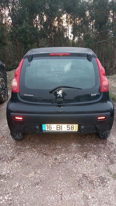 Peugeot 107 Trendy 1.0 Gasolina 2006 - acidentado (vendo como está)