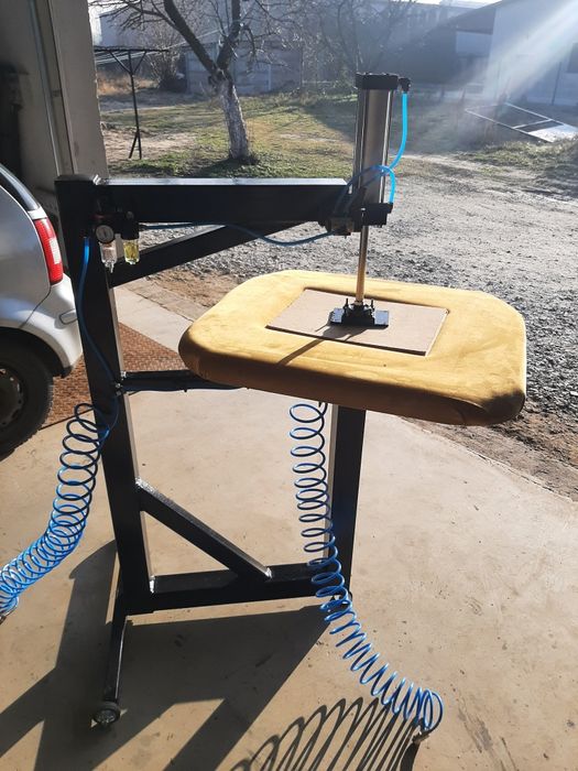 Prasa tapicerska do paneli krzeseł praska scisk pneumatyczna