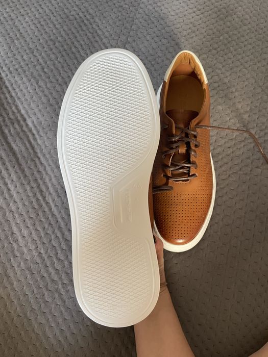 Чоловічі Стильні Шкіряні Кросівки ESTRO