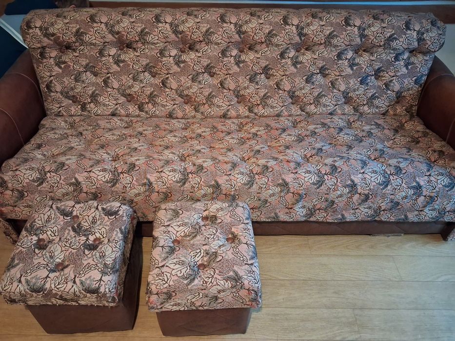 Wersalka i pufy 2sztuki