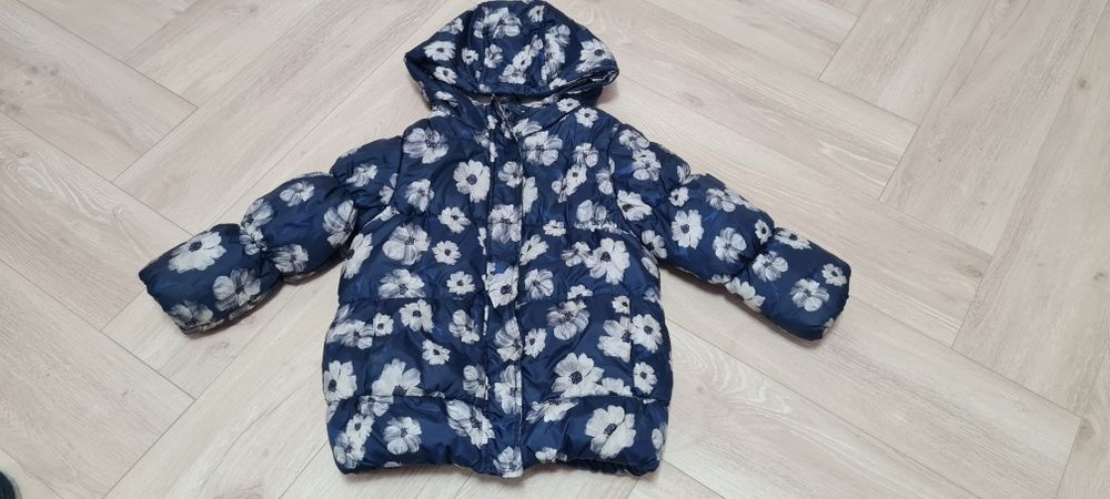 Kurtka zimowa dla dziewczynki r. 98. Granatowa z kwiaty