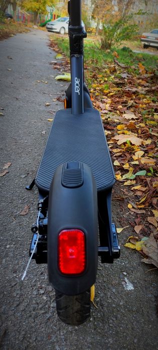 Продам  крутий електросамокат Acer на гарантії