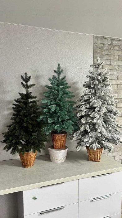 Новогодняя елка литая. Искусственная елка. Штучна ялинка лита.