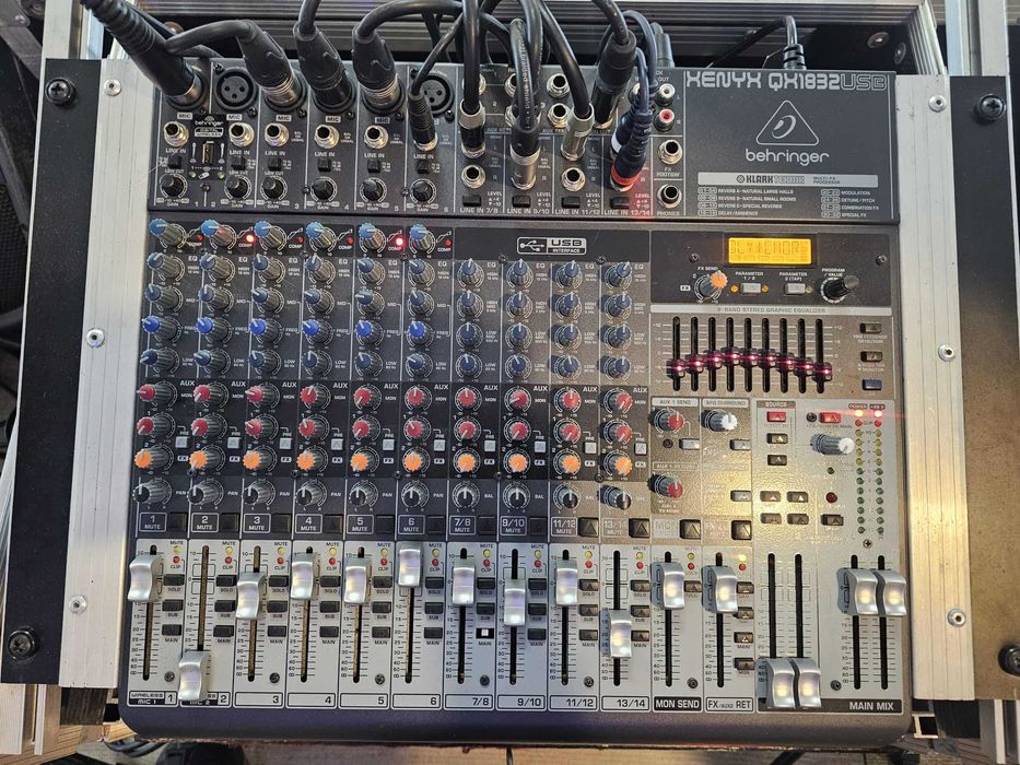Mikser audio Behringer XENYX QX1832 USB