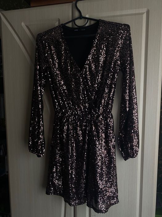 Сукня з блискітками