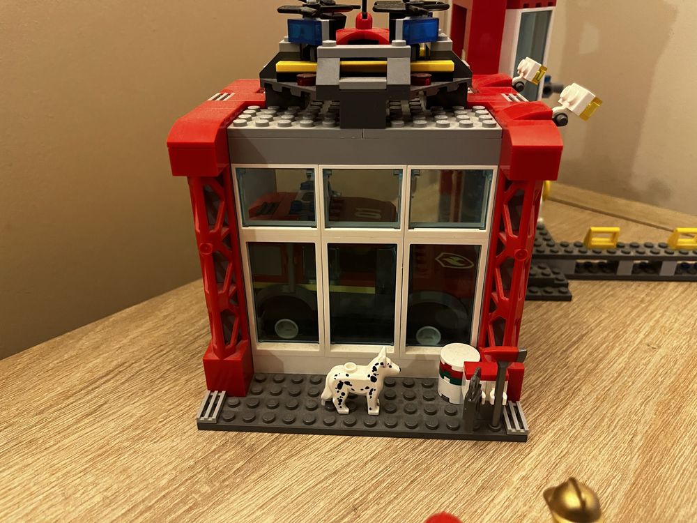 Lego city remiza strażacka 60215