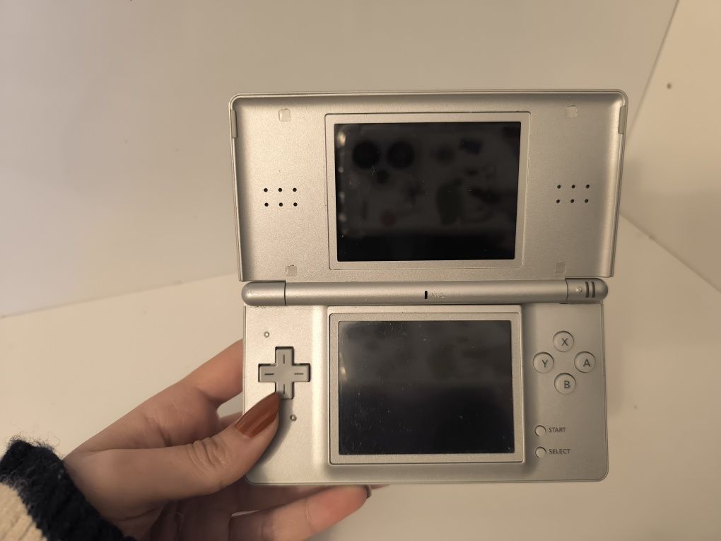 Nintendo DS Light