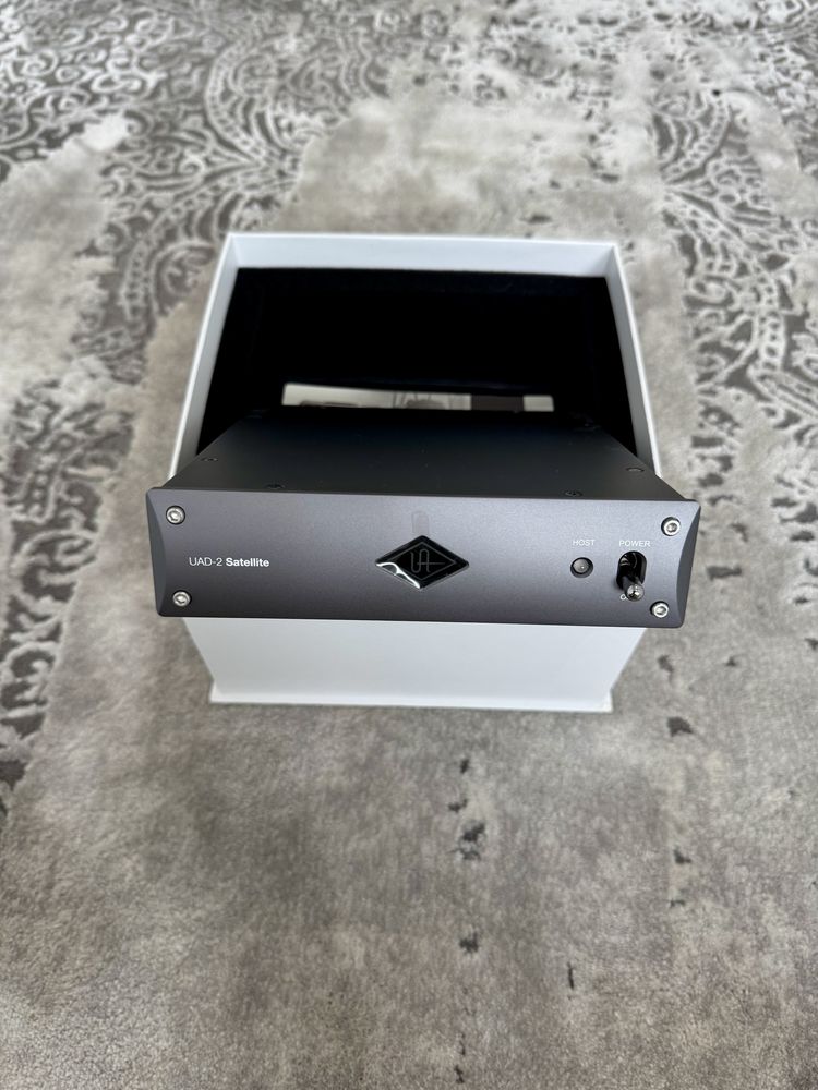 Universal Audio Apollo Twin X + Universal Audio Satellite Octo