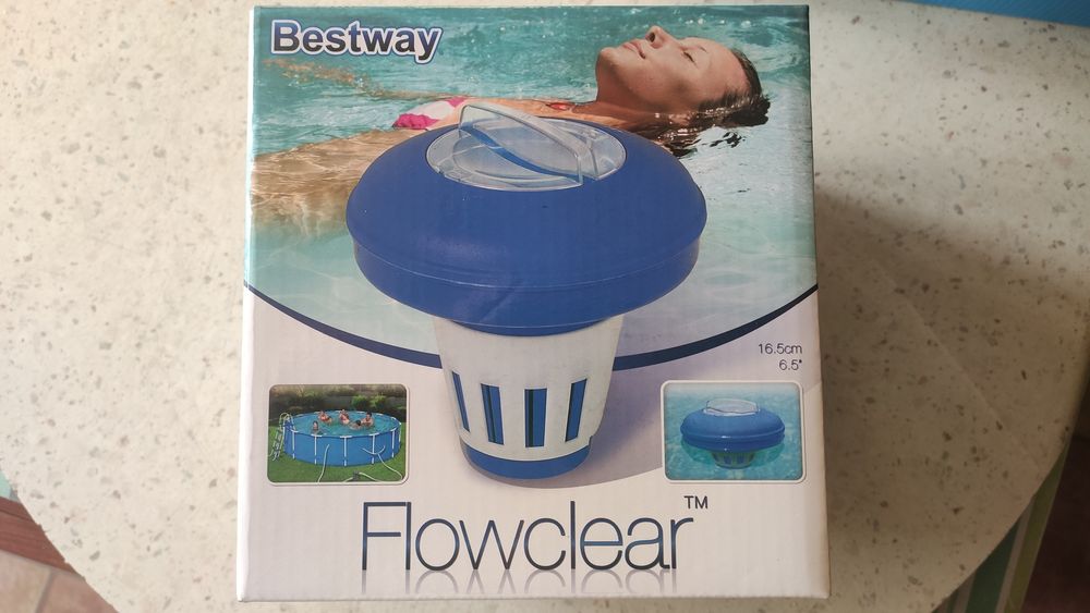 Dozownik chemikaliów do basenu