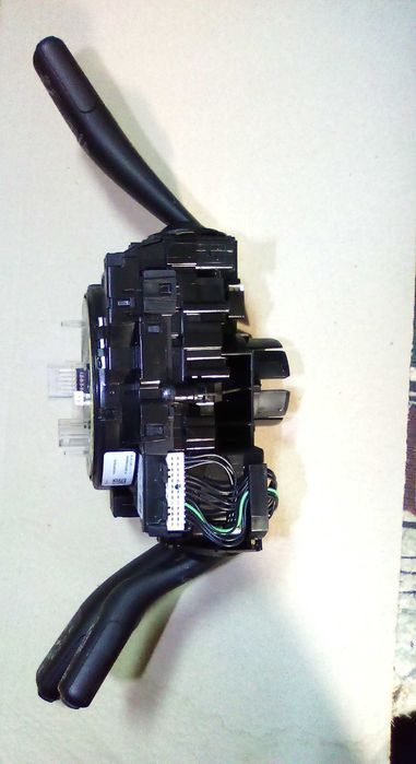 Переключатель подрулевой (стрекоза) VW Touareg nf  4H0953568B