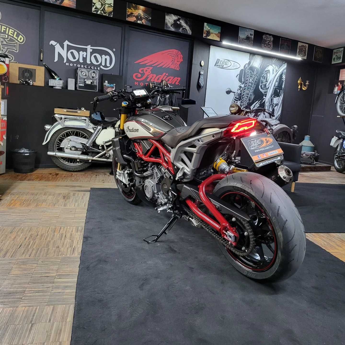 Indian FTR 1200 Carbon R