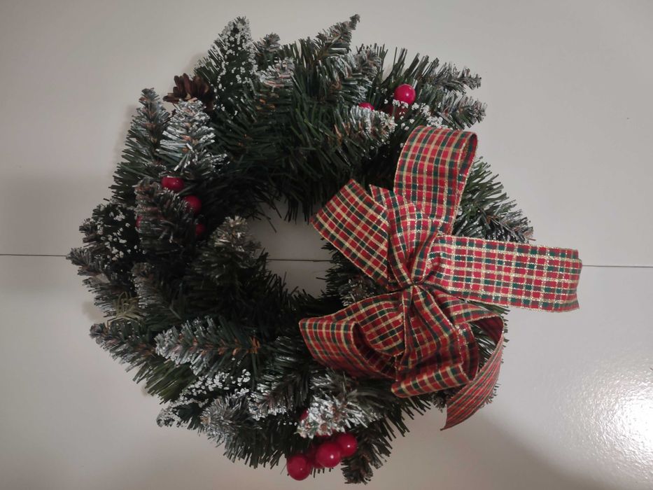 Wianek stroik na drzwi świąteczny