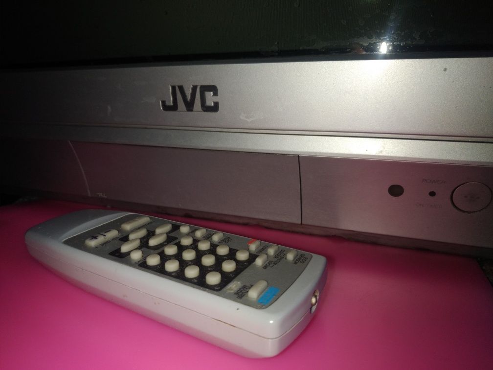 Тв JVC плоский экран.