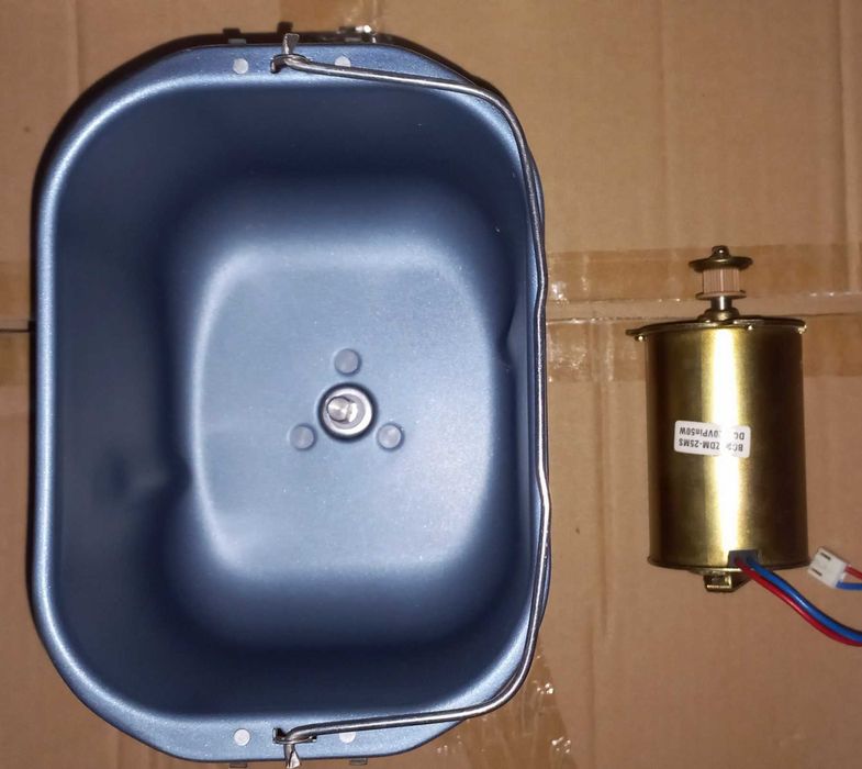 Продам ведро и мотор к хлебопечке