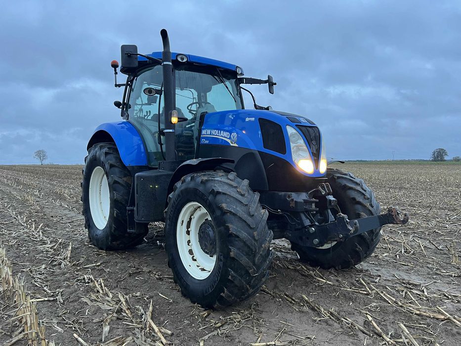 New Holland T7. 200