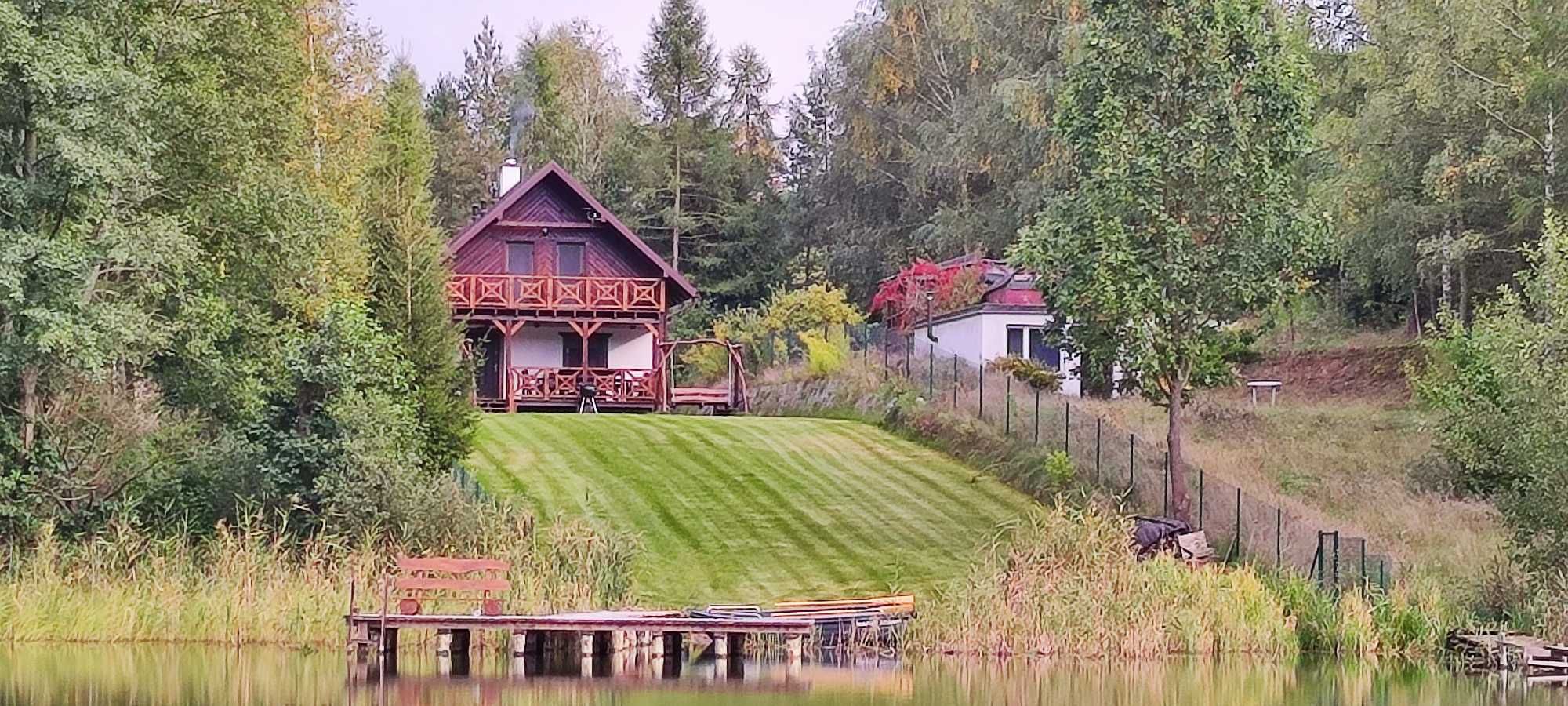 Dom nad jeziorem z własną linią brzegowa i pomostem. Cisza i spokój!