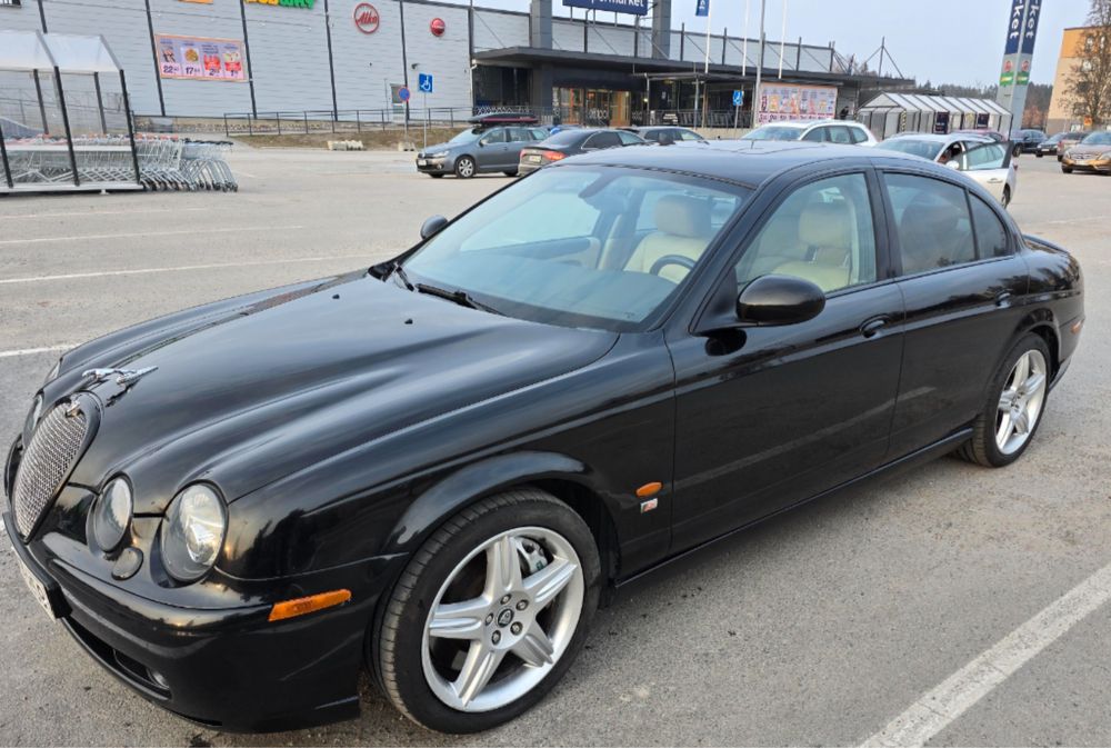Jaguar S-Type 3.0 V6 GPL – Ano 2000 – Inspeção válida – 260.000 km