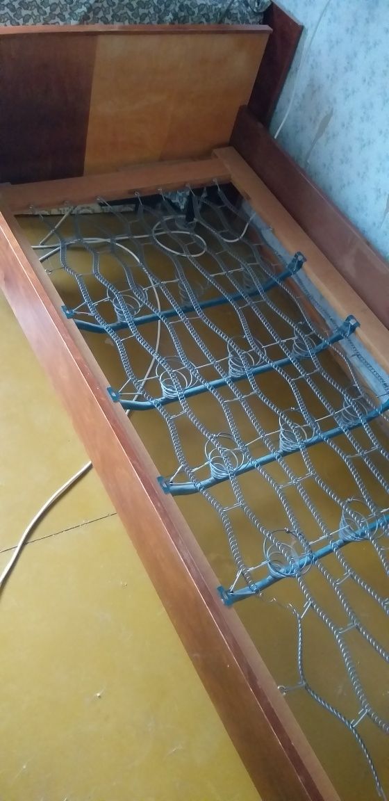 Кровать с панцерной сеткой