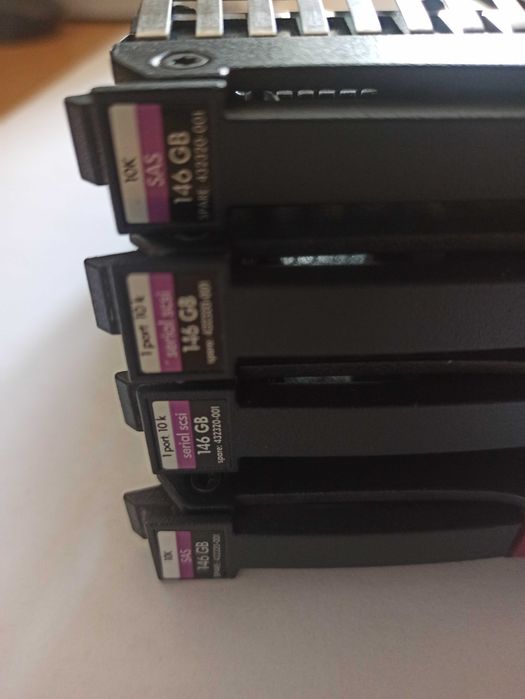 Ramki kieszenie 2,5" do serwera HP ML350 (4 sztuki)