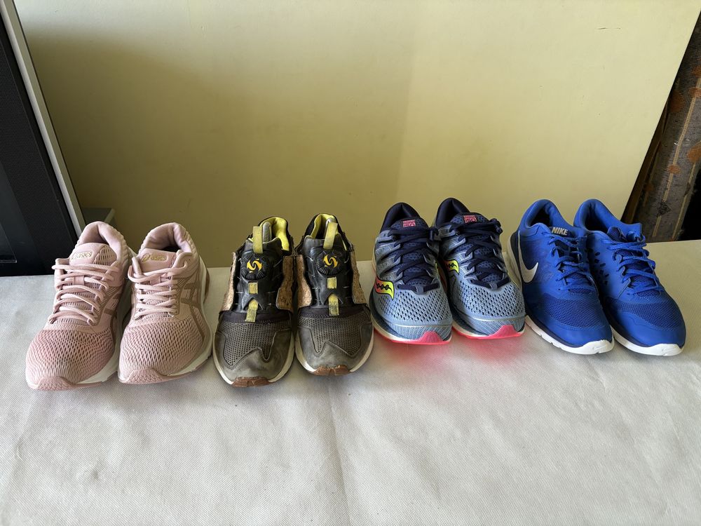 Кросівки 42 бігові asics nike